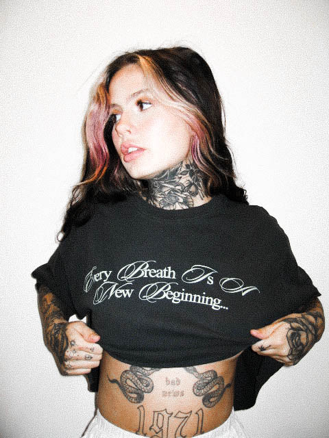 BREATHE OR DIE CROPPED TEE